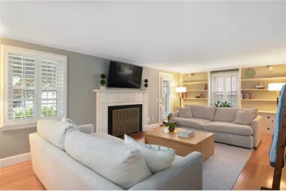 15 Elmsgate Way, East Providence, RI 02916 - Photo 4