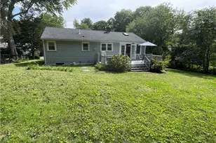 25 Waite Ct, North Kingstown, RI 02852 - Photo 2