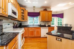 38 Mark Dr, Lincoln, RI 02865 - Photo 12