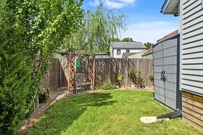 19 Anoka Road, Warwick, RI 02888 - Photo 32