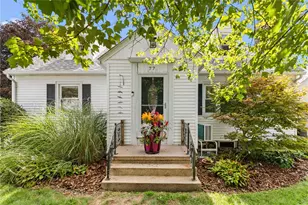 77 Narragansett Ave, Westerly, RI 02891 - Photo 4