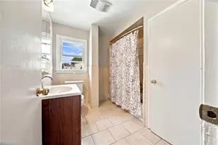37 Old Oak Ave, Cranston, RI 02910 - Photo 22