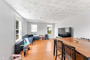 41 Rochambeau Ave, Providence, RI 02906 - Photo 32