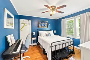 41 Rochambeau Ave, Providence, RI 02906 - Photo 24