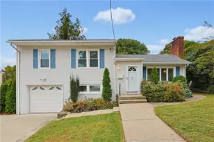 34 Bellevue Dr, Cranston, RI 02920 - Photo 1