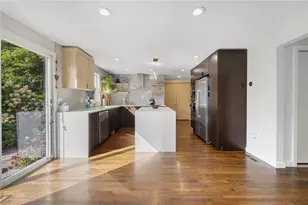 21 Lynde St, Providence, RI 02908 - Photo 12