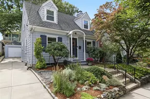 92 Edgehill Rd, Providence, RI 02906 - Photo 2