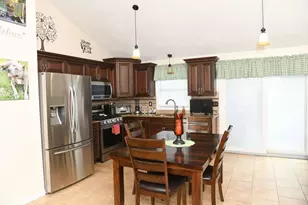 9 Mallory Ct, Cranston, RI 02910 - Photo 6