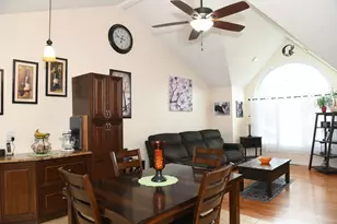9 Mallory Ct, Cranston, RI 02910 - Photo 8