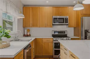 275 Green End Ave, Middletown, RI 02842 - Photo 18