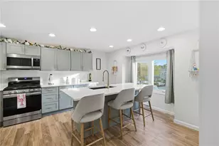 35 Waterview Dr, Smithfield, RI 02917 - Photo 6