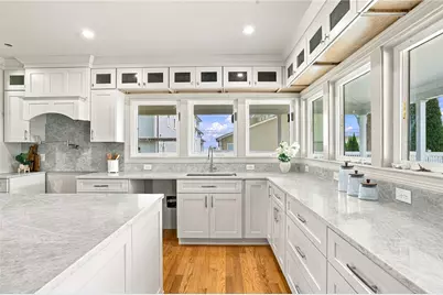 127 Woodbine Avenue, Warwick, RI 02886 - Photo 2