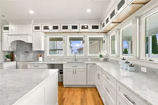 127 Woodbine Ave, Warwick, RI 02886 - Photo 2