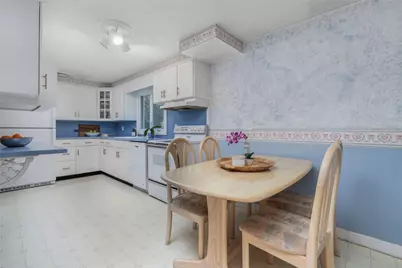 70 Lambert Street, Narragansett, RI 02882 - Photo 10