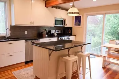 28 East Street #2, Newport, RI 02840 - Photo 2