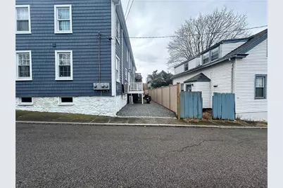 23 Anthony Street #2, Newport, RI 02840 - Photo 32
