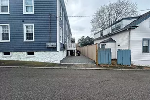 23 Anthony St, Newport, RI 02840 - Photo 32