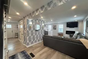 23 Anthony St, Newport, RI 02840 - Photo 2