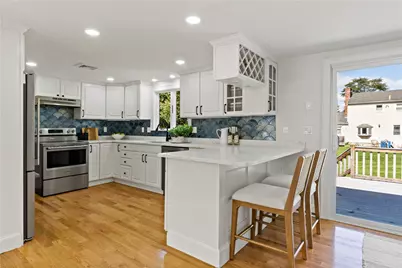 245 Chestnut Street, Bristol, RI 02809 - Photo 6