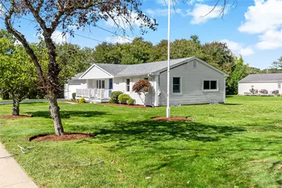245 Chestnut Street, Bristol, RI 02809 - Photo 2