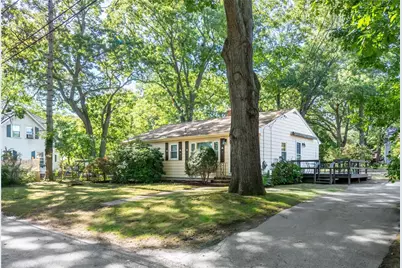 133 Inman Avenue, Warwick, RI 02886 - Photo 2