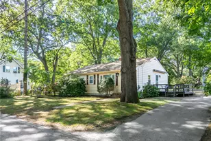 133 Inman Ave, Warwick, RI 02886 - Photo 2