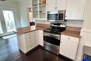 15 Chestnut St, Newport, RI 02840 - Photo 8