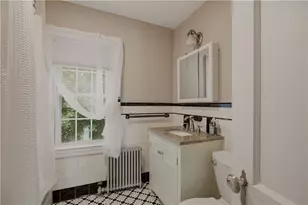 10 Loxley Rd, Providence, RI 02908 - Photo 22