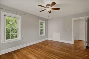 10 Loxley Rd, Providence, RI 02908 - Photo 16