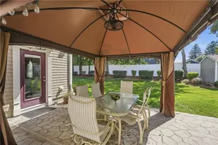 4 Roosevelt Dr, Bristol, RI 02809 - Photo 42