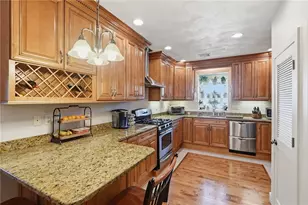 4 Roosevelt Dr, Bristol, RI 02809 - Photo 32