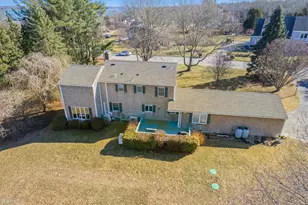98 Hargraves Dr, Portsmouth, RI 02871 - Photo 2