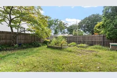 26 Rutherglen Avenue, Providence, RI 02907 - Photo 30