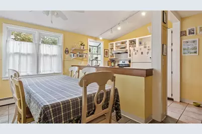 26 Rutherglen Avenue, Providence, RI 02907 - Photo 10