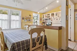 26 Rutherglen Ave, Providence, RI 02907 - Photo 10