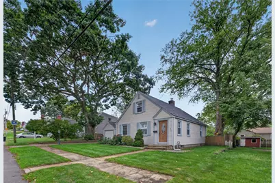 110 Bryant Road, Cranston, RI 02910 - Photo 2