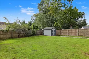 40 Boyce Ave, Barrington, RI 02806 - Photo 32