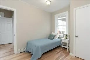 205 Oakland Ave, Providence, RI 02907 - Photo 4
