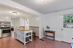 10 Milton Rd, Barrington, RI 02806 - Photo 10