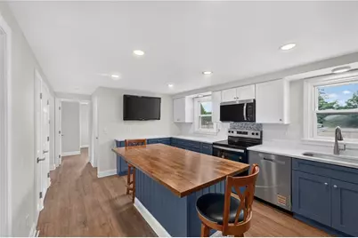 58 Earl Street, West Warwick, RI 02893 - Photo 8