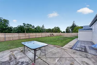 58 Earl Street, West Warwick, RI 02893 - Photo 4