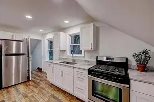79 Wendell St, Providence, RI 02909 - Photo 2