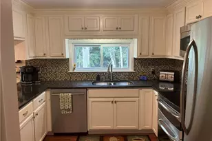 94 Coolspring Dr, Cranston, RI 02920 - Photo 10