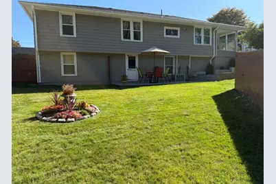 94 Coolspring Drive, Cranston, RI 02920 - Photo 4