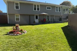 94 Coolspring Dr, Cranston, RI 02920 - Photo 4