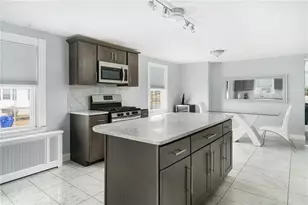 45 Hazelwood Ave, East Providence, RI 02914 - Photo 8