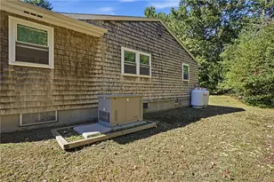 19 Crestwood Dr, Richmond, RI 02832 - Photo 34