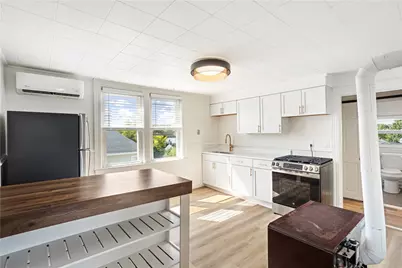 37 Lincoln Avenue #3, Bristol, RI 02809 - Photo 6