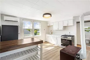 37 Lincoln Ave, Bristol, RI 02809 - Photo 6