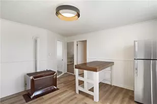 37 Lincoln Ave, Bristol, RI 02809 - Photo 8